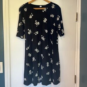 Old Navy Daisy Dress // NWT!